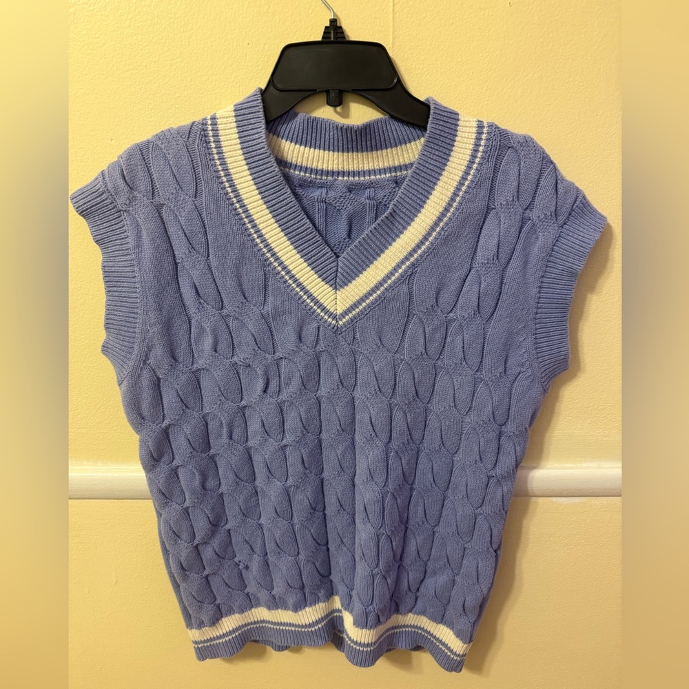 Women knit vest